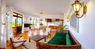 Ken's Apartment 5 Enjoy Ocean Views, Pool and AC - 8
