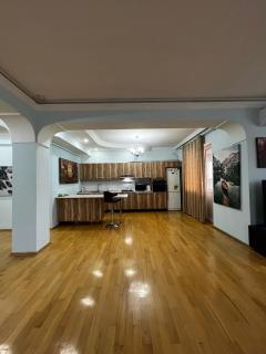 Luxury 160m Apartment above Hazz Hotel - 1
