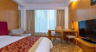 Golden Lustre Hotel - 8