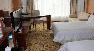 Golden Lustre Hotel - 7