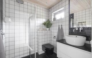 Comfy Modern Guesthouse - 2