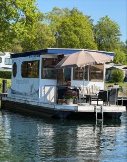 Hausboot auf dem Unterbacher See - 0
