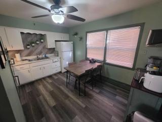 2BR Near OHare Oak Park Coffee Nook - 5