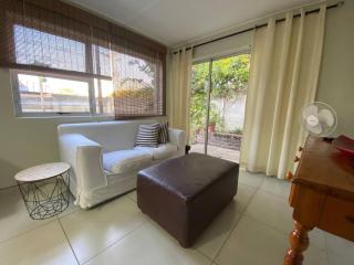 Garden flat with AC self catering - 6