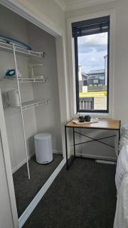 Papamoa Private Room & Bathroom - 4