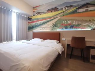 DuoDuo hotel-Free shuttle bus to Canton Fair - 0