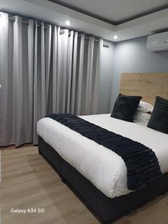 Uptown Apartments - Casalinga Villas - 4