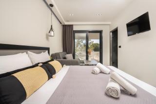 Moon Boutique Hotel - Ultra Luxury Suites with Pool, Perfect for Fun and Relaxation By Villa Mana Gers - 3