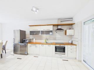 Spacious Apartment Lana in a Quiet Area of Banjole - 6