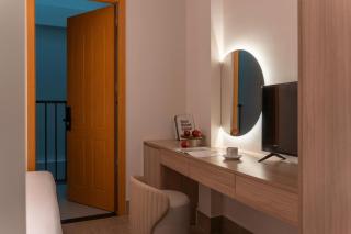The Cozy Hotel - 8