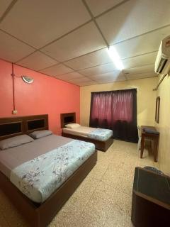 planet hotel mersing - 1