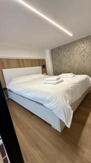 Trinity Loft - near Metro - Self Check-in - Fast Wi-Fi - 3