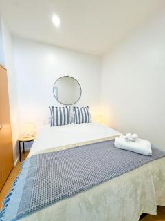 Entire central 2BR apt central 45 - 5