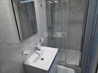 Coastline, Lovely Seafront Apartment - 6