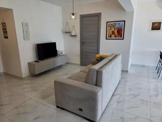 Coastline, Lovely Seafront Apartment - 4