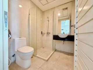 Modern Chic 2BR at Trillium Surabaya Central by Le Ciel Hospitality - 1