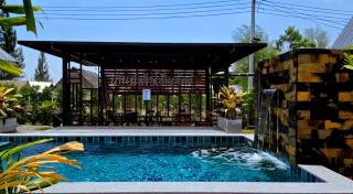 บ้านน้ำผึ้งโฮมสเตย์ Pool & Garden - 7