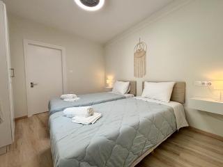 Kumquat Apartments - 4