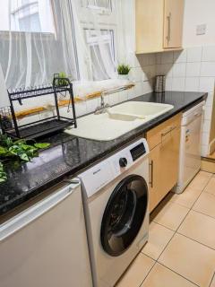 Sleeps 6 - Parking - Garden - Wifi - Bbq - 4