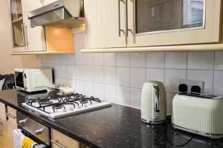 Sleeps 6 - Parking - Garden - Wifi - Bbq - 5