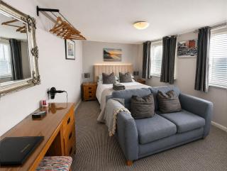 Smugglers Luxury Accommodation - 8