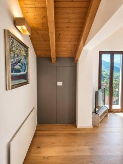 Dreamy Lakeview Attic Escape - Brezzo - 2