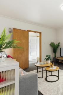 Top Location - Hillcrest Charmer - 3 Bedroom house - Recently Renovated - 6