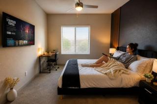 Stylish Apt Near Roosevelt Row & ASU w Parking - 9