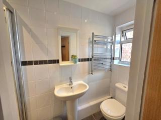 Magnolia House - Modern & Pet Friendly Bungalow - 7