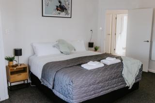 Marsden Manor - Spacious house with large pool - 8