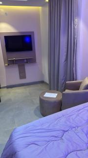 DE Lounge Inn - 3