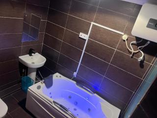 DE Lounge Inn - 1