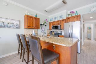 Royal Palms 1404 - 8