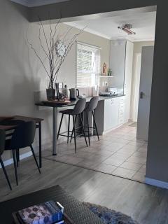 The Cottage on Alphen - 4