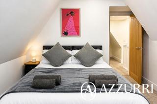 Stylish 4 bedroom house with large garden and parking for 2 large vans - 7