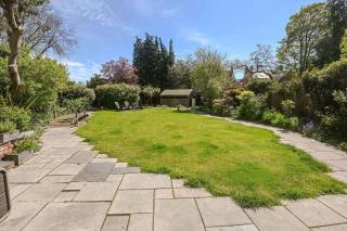 Moseley - House - Sleeps 4 - Parking - Garden - 8