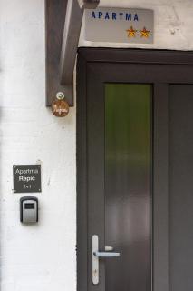 APARTMAJI REPIČ - 9