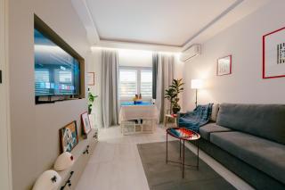 Cool People Home - 9