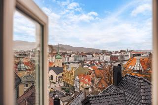 Top Floor Apartment with Terrace & City Views - 0