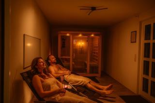 Wunderschoenes-freistehendes-Ferienhaus-an-der-See-Sauna-Strand-Yachthafen-WLAN - 5