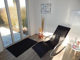 Wunderschoenes-freistehendes-Ferienhaus-an-der-See-Sauna-Strand-Yachthafen-WLAN - 3