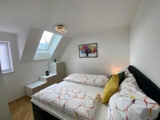 Freshly renovated Apartment in Trendy Area l HG21 - 3
