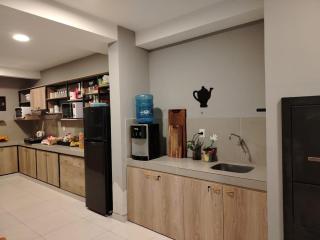 Casa Espaciosa con Quincho, Piscina, Parque y Canchas - 9