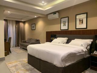 Five Homes Hotel - 5
