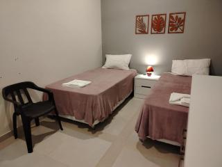Casa Espaciosa con Quincho, Piscina, Parque y Canchas - 7