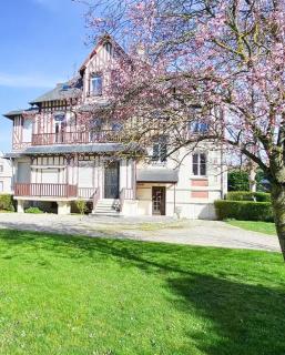 Appartement face à hôtel Royal, entièrement rénové, vue Royal et vue mer - 6