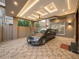 Haven Holiday Home - 4BR Luxury Villa in DHA Lahore - 7