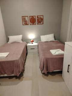 Casa Espaciosa con Quincho, Piscina, Parque y Canchas - 8