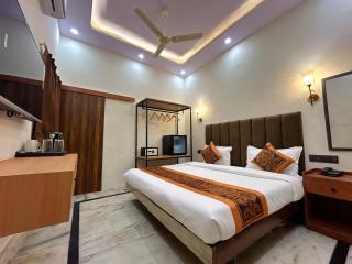Cozykey Hotel Dehradun - 8