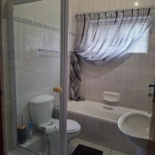 Vir Oulaas Guesthouse - 1